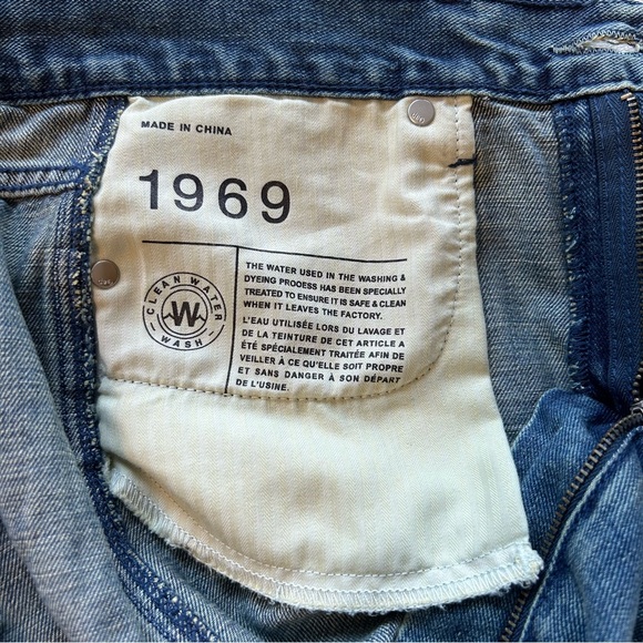 Gap | 1969 - 5 pocket Medium Wash Cut off Denim Skirt NWT Size 10 - Picture 6 of 13